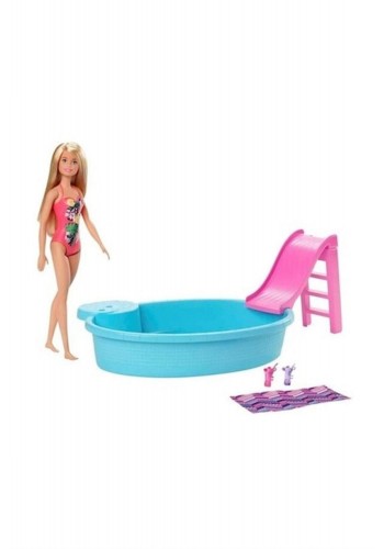 Barbie Ve Havuzu Oyun Seti
